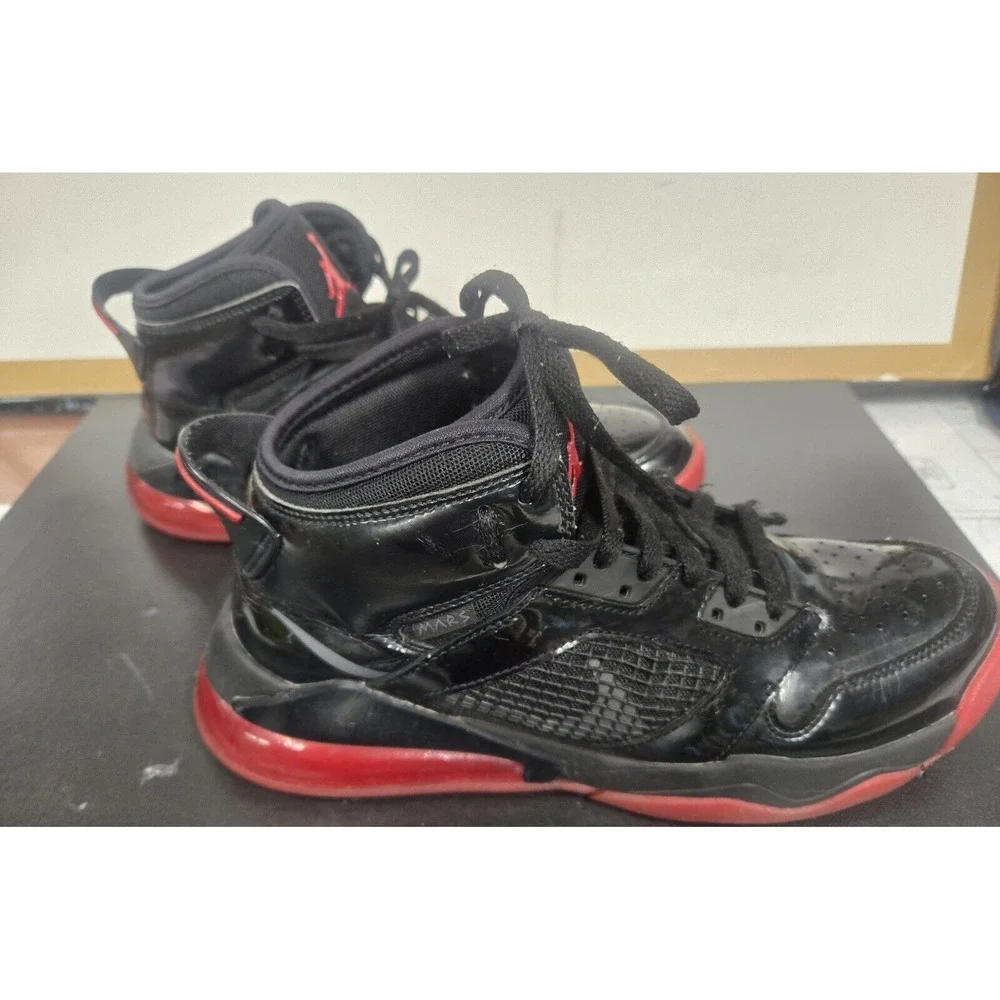 Size 8- Jordan Mars 270 Bred - CD7070-006